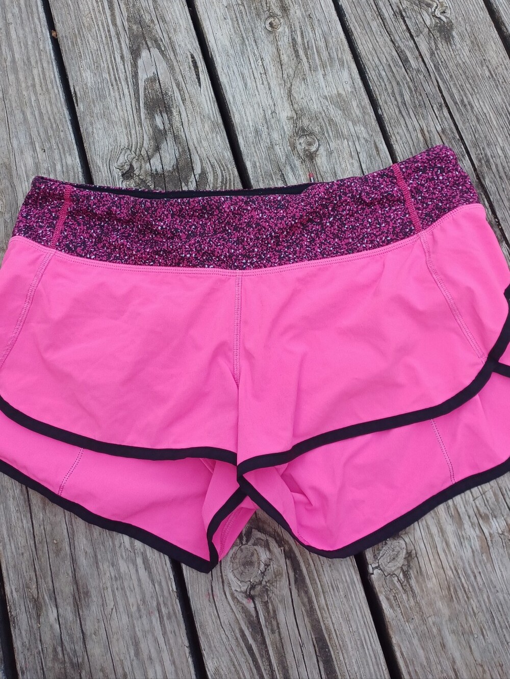 Lululemon Speed MR Short 2.5” 4-Way Stretch Size 8 Raspberry Glo Light